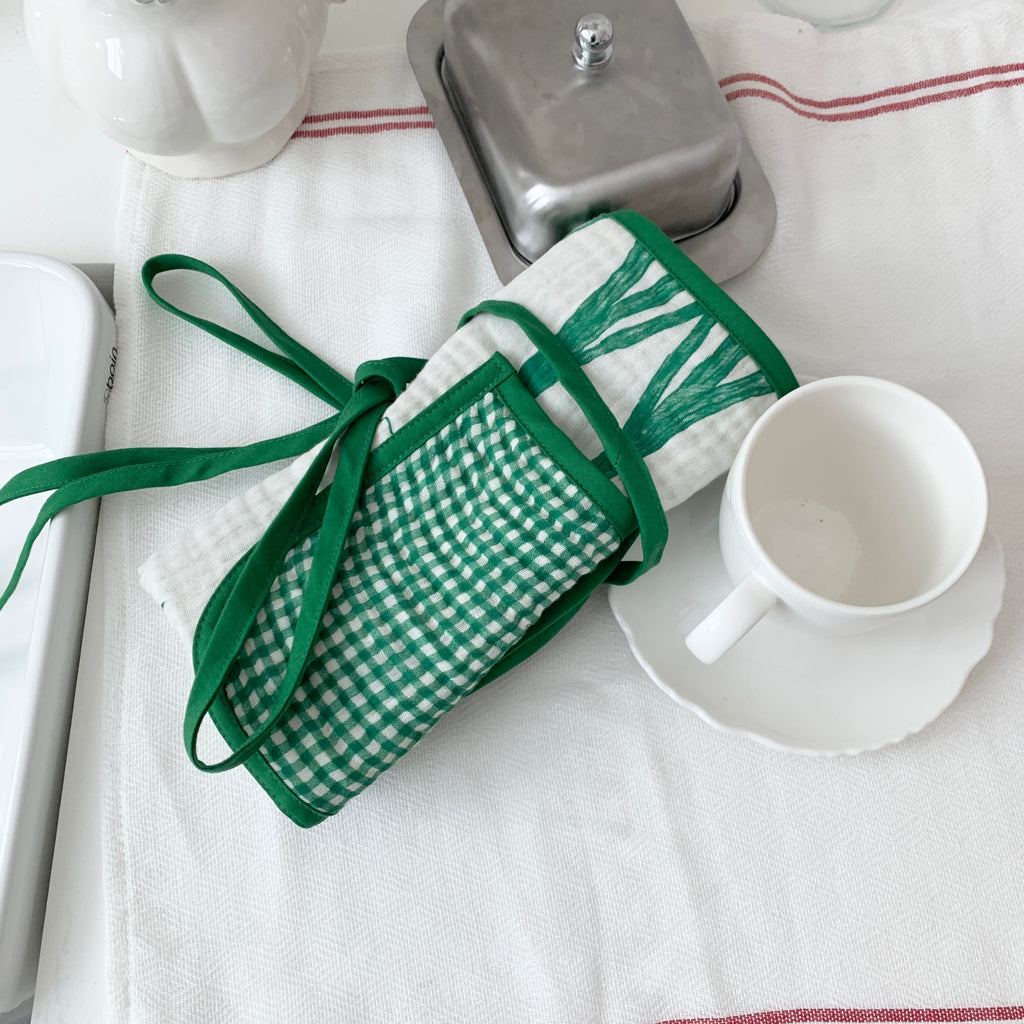 Spring Scallion Apron