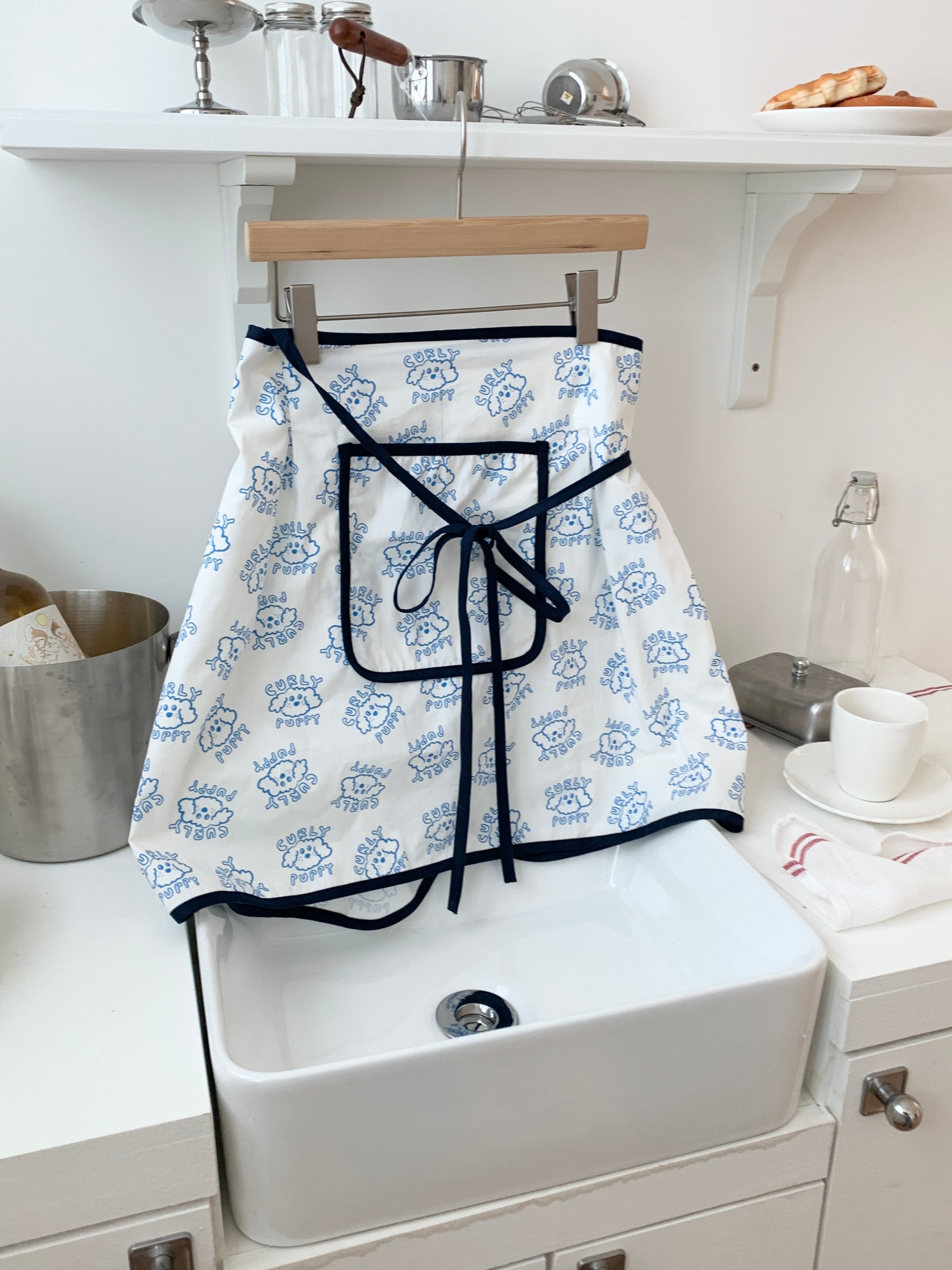 Curly Puppy Apron