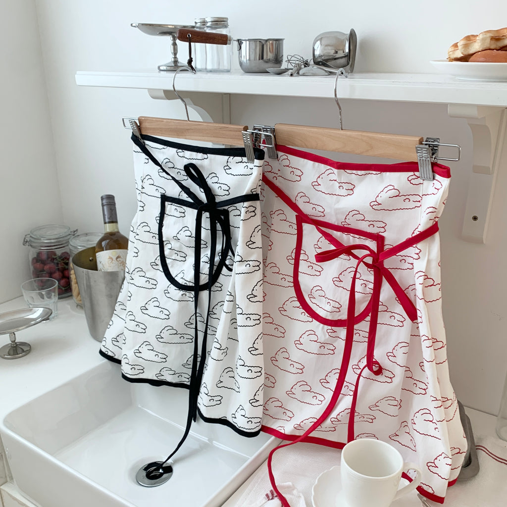 Cloud Bunny Apron:Black