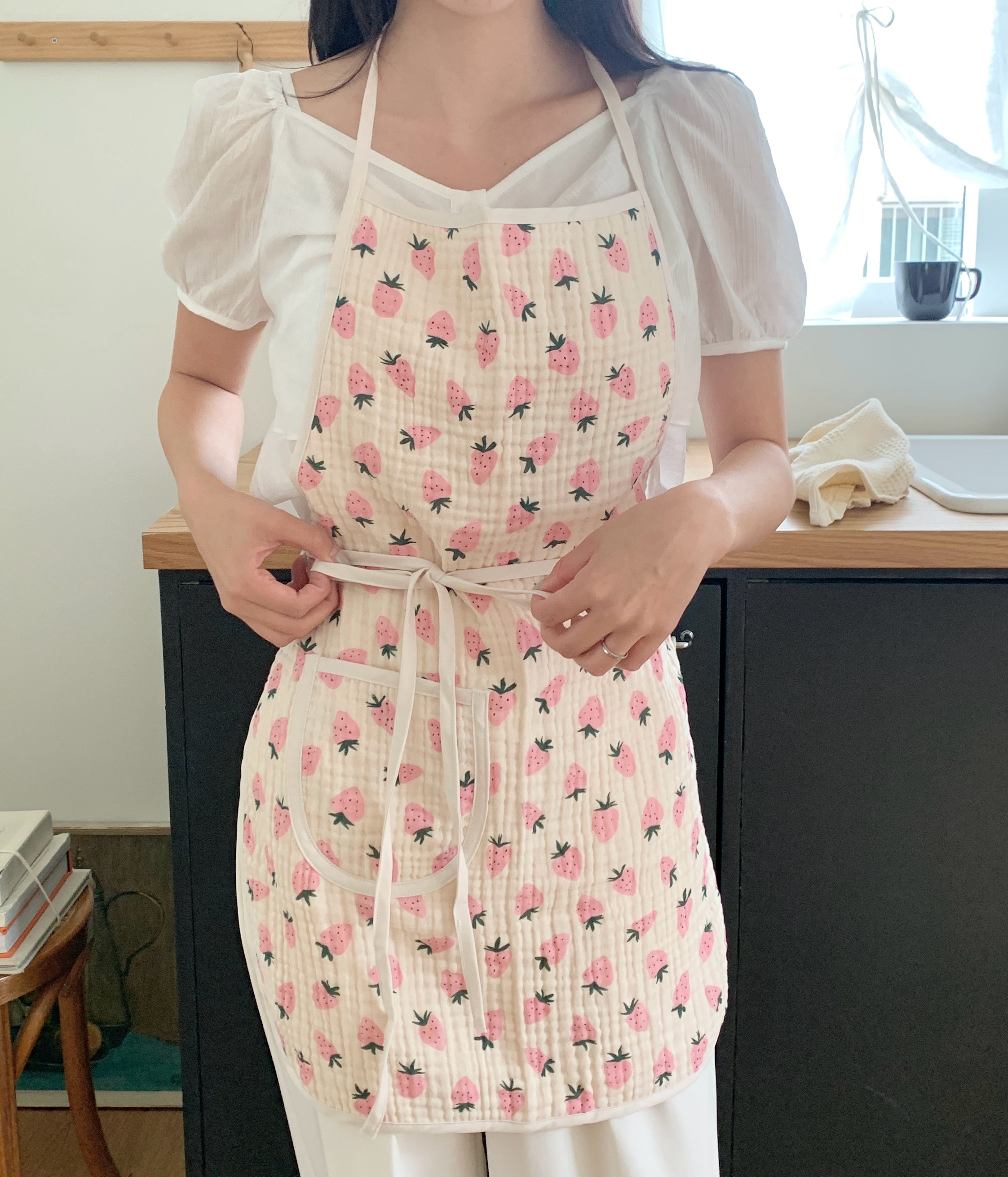 Little Strawberry Bib Apron:Pink
