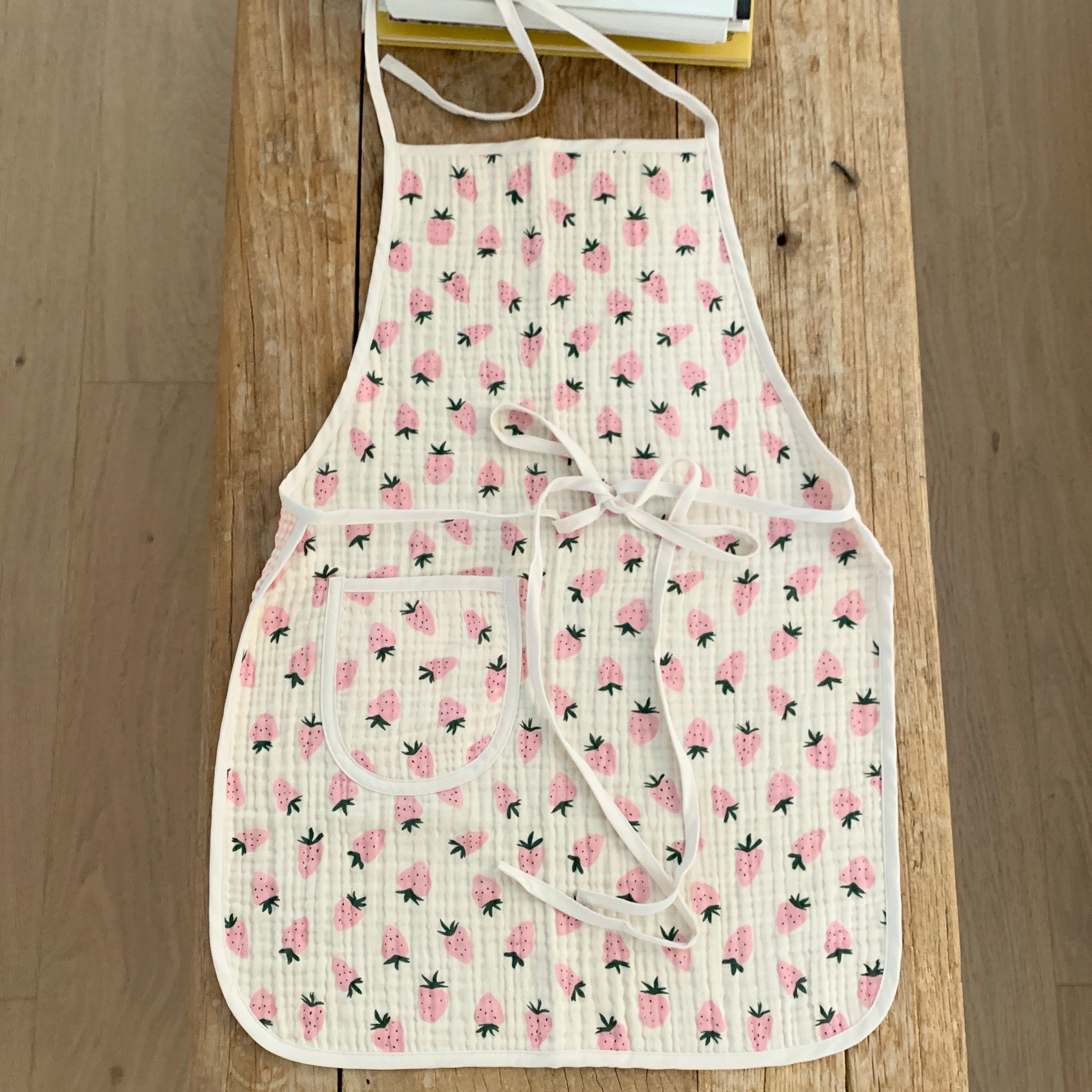 Little Strawberry Bib Apron:Pink